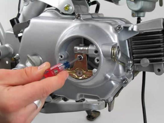 Spojková páčka má vôľu: Ako správne nastaviť spojku na pitbiku a štvorkolke?