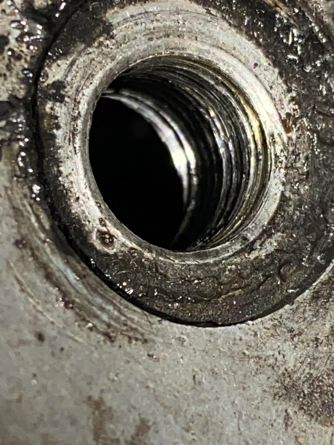 Co dělat, když utrhnete závit na svíčce Pitbike nebo ATV 110cc/125cc?