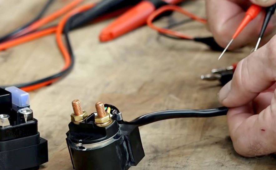 Jak obejít pokažené startovací relé – a hlavně zjistit, jestli je opravdu špatné (Pitbike & ATV)