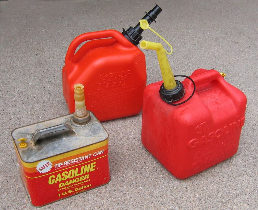 Stálo palivo z minulého roku v palivové nádrži – častý problém minibiků, pitbiků a ATV