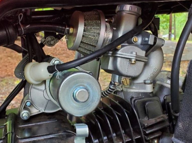 Motor pitbike nebo ATV ztrácí výkon: Komplexní návod na diagnostiku a řešení problémů