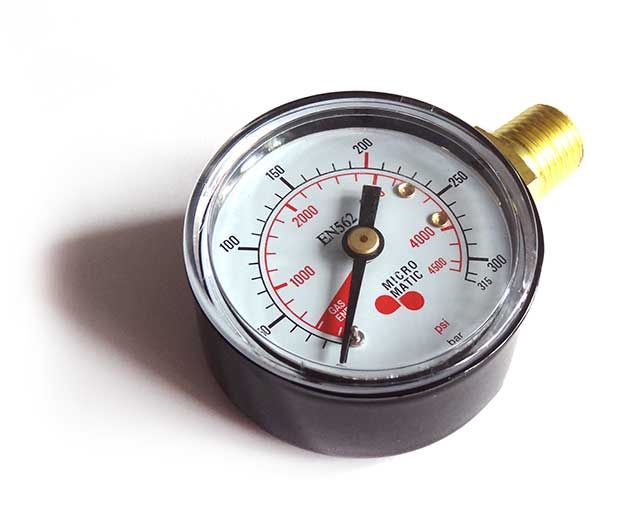 Red. ventil - manometr, tlak v lahvi CO2,N2