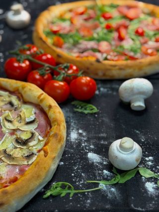 Základom našej skvelej pizze sú vždy čerstvé suroviny😋…preto chutí presne tak, ako má🍕Vyskúšaj aj ty a presvedč sa, že UNI...