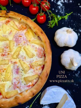 Ananás na pizzu? Za nás jednoznačne áno👀 Sladké, slané a presne tak akurát❤️‍🔥 Keď máš chuť na niečo trochu iné🍍...