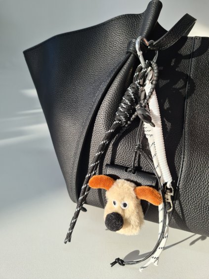 KOŽENÝ PRÍVESOK - PES