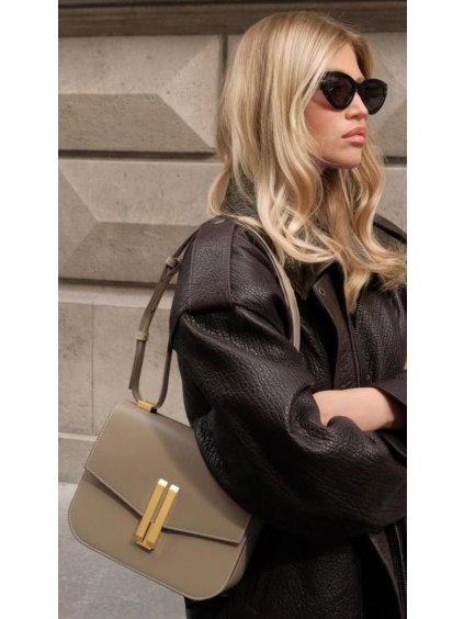 CE560CEC F09D 4535 BC2C CF5C29758C83