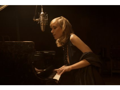 Sarah McKenzie 2015002 Copyright Philippe LEVY STAB