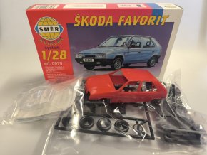 Škoda Favorit červené provedení stavebnice Směr 1:28
