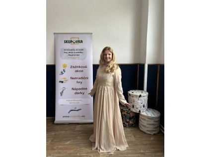 Kostým svatební šaty