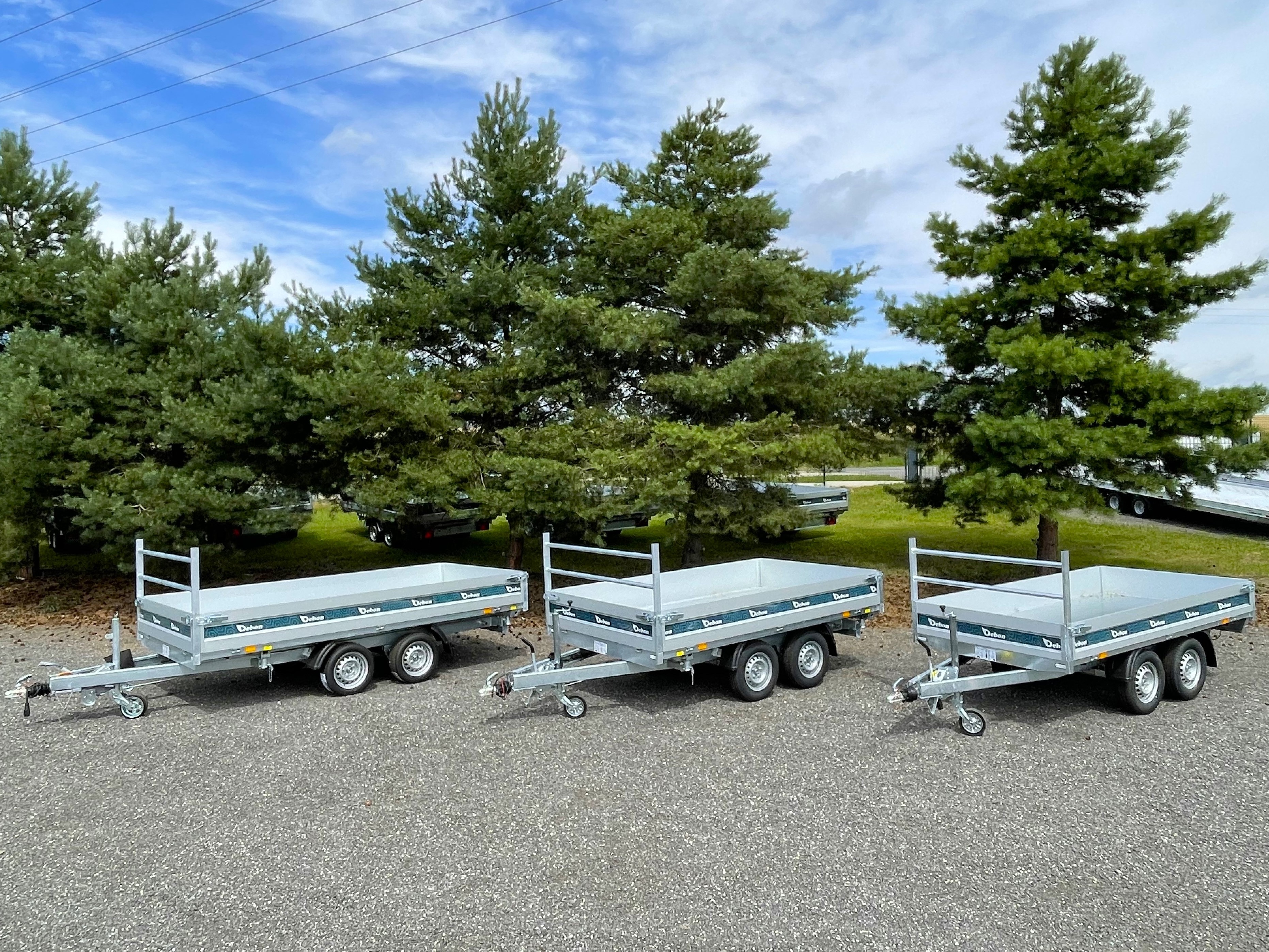 Sklopné přívěsy Debon 1