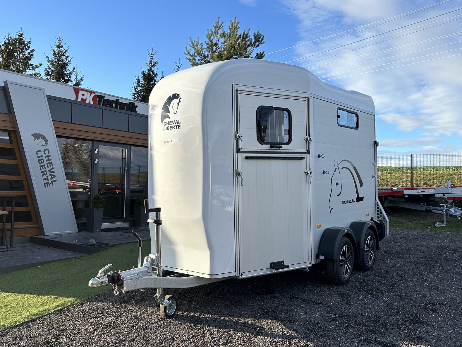Van cheval liberté touring country best sale