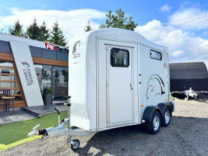 466590 chevalliberte touringjumping weiss 01