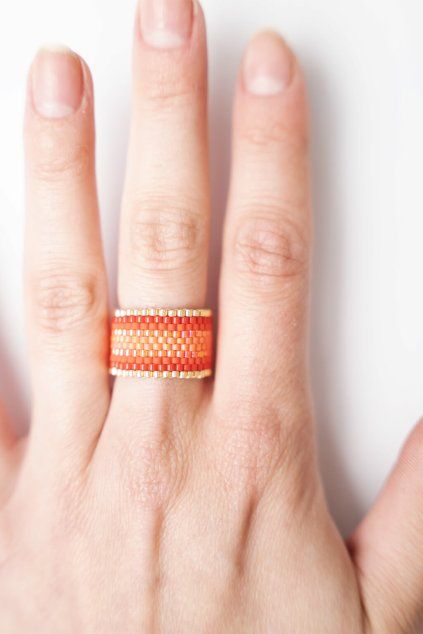 Prsten korálkový - pruhy