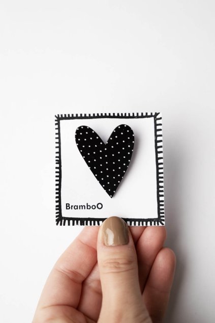 18255 broz srdce cerne bile puntiky