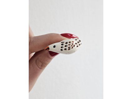 Keramická brošňa Vtáčik, biely