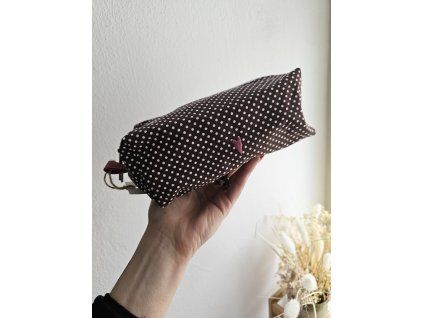 Kozmetická taštička s výšivkou, bodkovaná