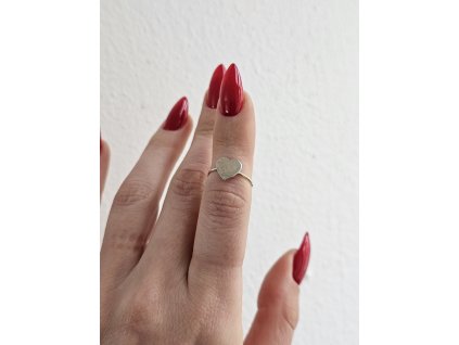 Strieborný prsteň srdiečkový