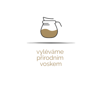 Svíčky vyléváme přírodním voskem a vznikají tak jedinečné Plamíneko svíčky v lahvích od vína.