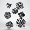sada 7 kostek forest dice set bila cerna sfor02