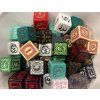 kostka d6 16mm zdobena s cisly