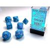 sada 7 kostek chessex svetle modra bila