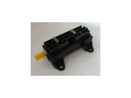 MTA Držiak pre 16 UNI nožových poistiek -prázdny