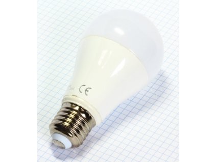 Napätie: 180-260V Výkon: 6W Pätica: E27 Rozmer: 60x105 mm Životnosť:25.000h Tvar a prevedenie: EAN:5901854564241 Energetická trieda: A+ Svetelný tok lm: 480 Farba svetla: 6500K Pracovná teplota: -20°C po +40°C Počet spínacích cyklov: 10 000 Stmievateľnosť: NIE