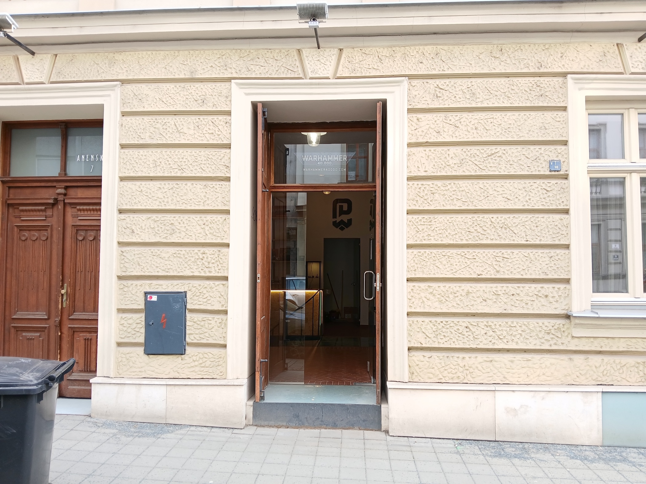 Vstup do prodejny PlasticWargaming v Brně