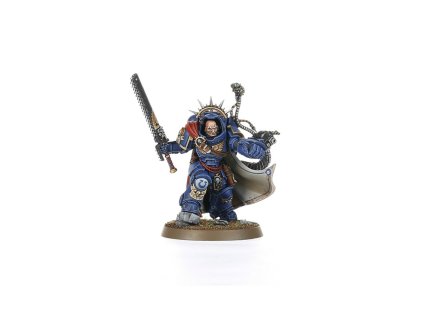 SPACE MARINES CAPTAIN IN GRAVIS ARMOUR