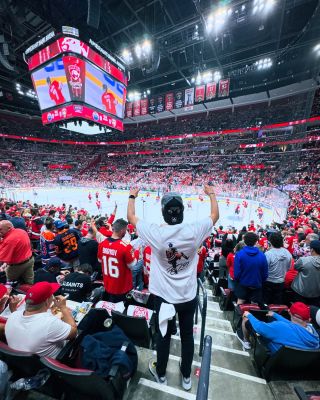 Jeden z našich Player’s kluků vyrazil na zápas Panthers vs. Oilers o Stanley Cup 🏆 Na stadion plnýho fanoušků Floridy jsme...