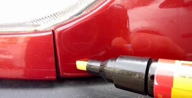 Jak se zbavit škrábanců na autě