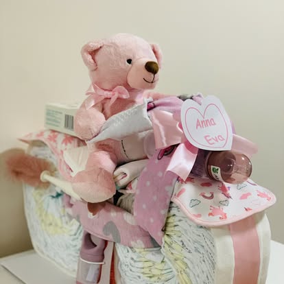 Co přibalit k plenkovému kočárku? Malé dárky, které potěší každou maminku