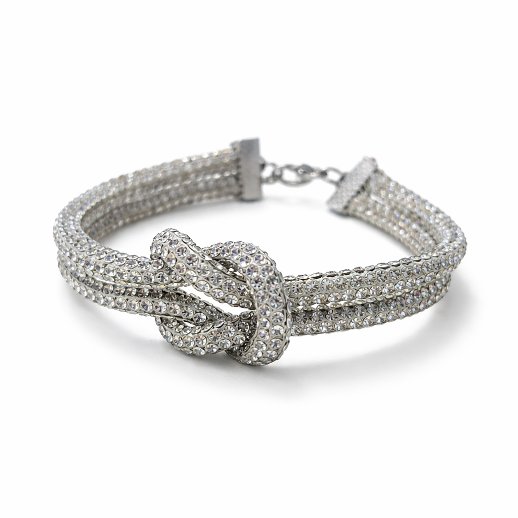 Jak pečovat o bižuterní a štrasové šperky, aby vám vydržely krásné co nejdéle