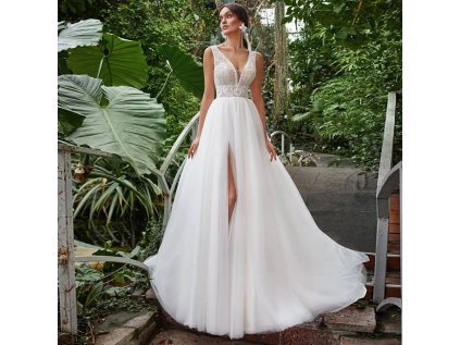 Vestido de novia de corte A con cuerpo de encaje y falda de tul 1