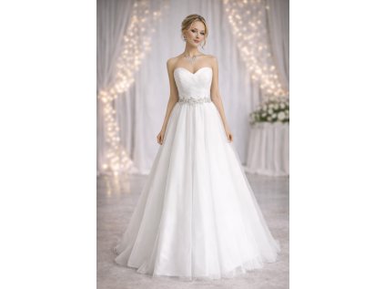 Claudia bílé princeznovské svatební šaty na modelce