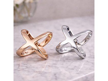 ozdoba na provlečení šátku nebo přehozu