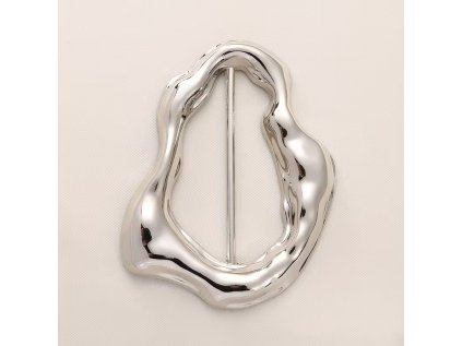 luxusní stříbrná kovová ozdoba na šátek nebo přehoz