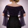 třpytkatá společenská šála přes šaty fialová