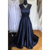 tmavě modré plesové šaty s holými zády