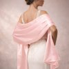 saténový šál přes ramena přehoz přes společenské šaty výběr barev růžová