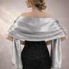 saténový šál přes ramena přehoz přes společenské šaty výběr barev stříbrná