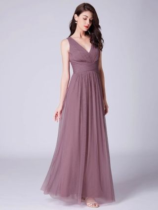 Starorůžová barva, šaty vhodné pro družičky nebo do společnosti....