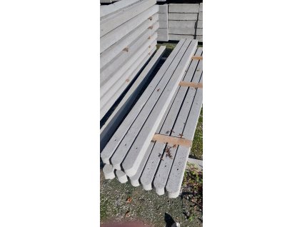 Betónový stĺpik 8 x 8 x 240cm, hladký, rovný