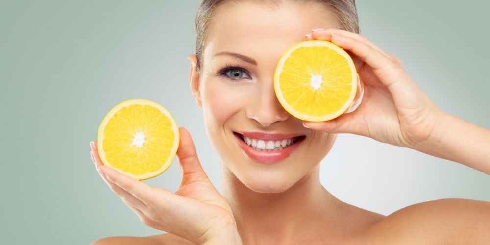 Vitamín C: Tajná zbraň pro zářivou pleť každý den