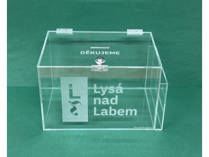 Kasička, pokladnička 300x200x200 mm + gravír + kapsa na letáky, zámek