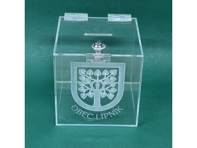Plexi kasička, pokladnička s gravírem o rozměru 150x150x150mm + gravír a zámkem je vhodná pro Veřejné sbírky, charity, obce...