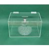 Plexi kasička, pokladnička o rozměru 250x150x150 mm + gravír se zámkem je vhodná pro Veřejné sbírky, charity, obce...