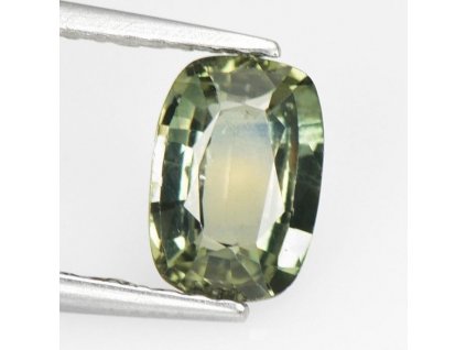 Žluto zelený safír 0.88 ct | certifikát GIT