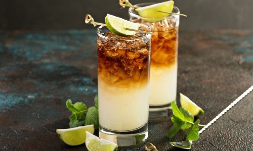 Dark and Stormy, bouřlivě kořeněný, neodolatelně chutný