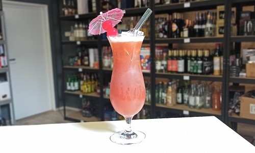 Singapore Sling - asijský koktejl s britskou koloniální stopou